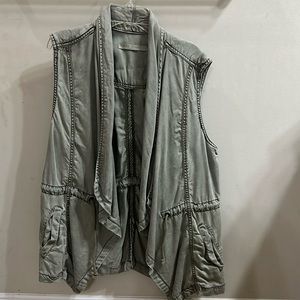 Women’s size Medium utility vest by Maxx Jeans. Army green color.